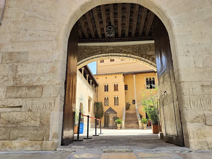 entrada palacio ducal