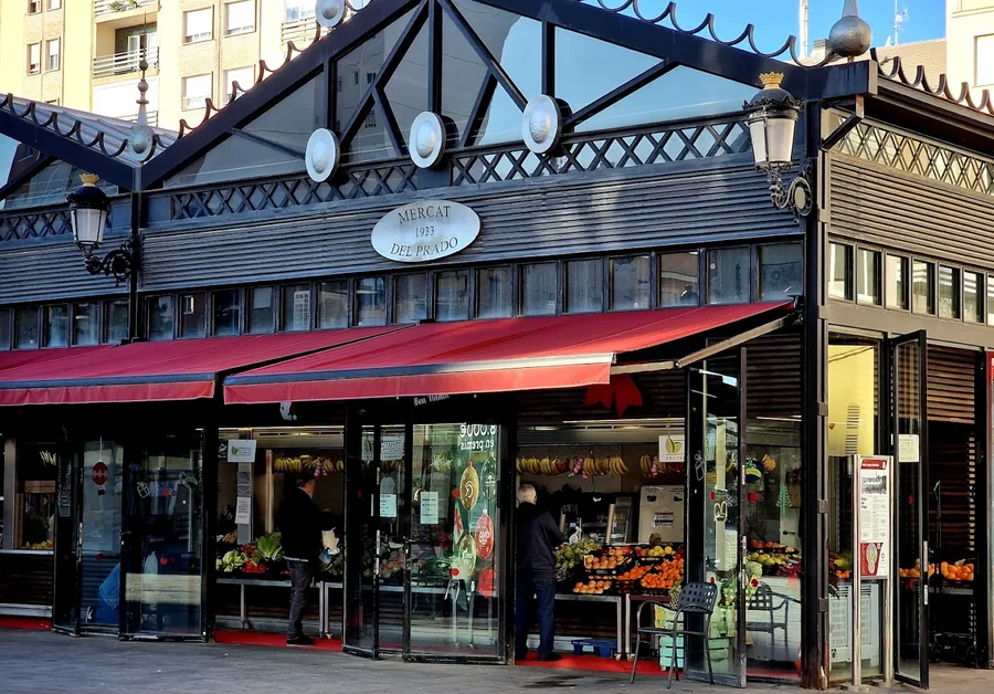 Plaza del Prado de Gandía: Terrazas y Vida Nocturna